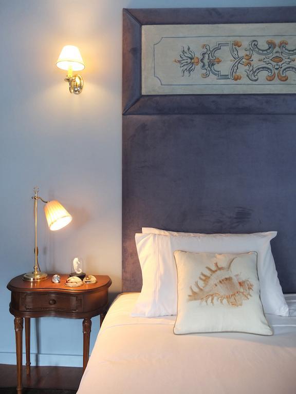 Mercador Guesthouse Porto Bilik gambar