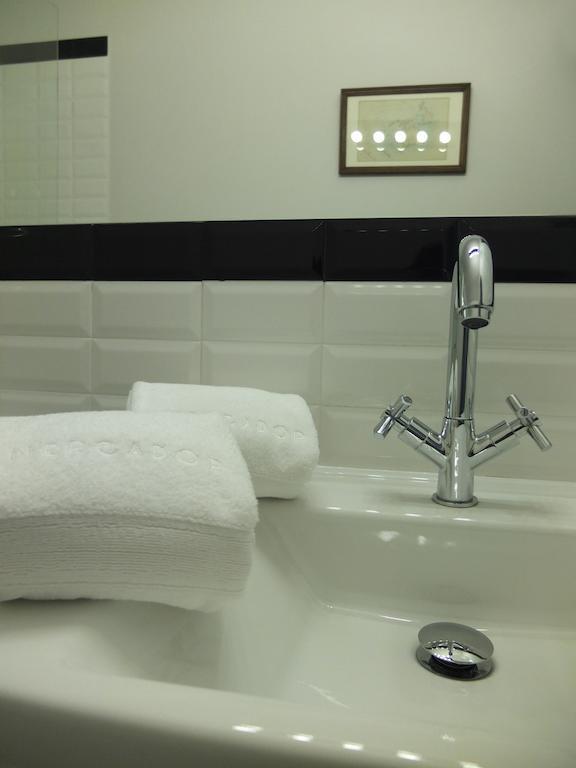 Mercador Guesthouse Porto Bilik gambar